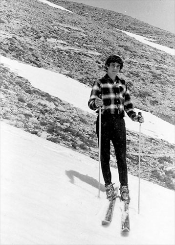 p3_John_skiing