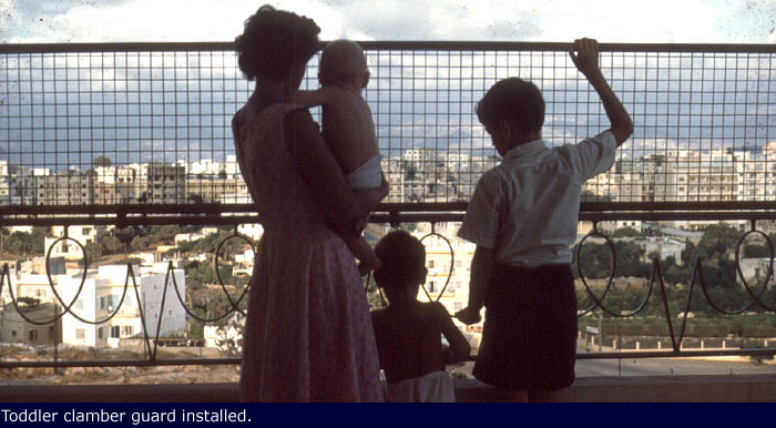 d1_Balcony_babyfence_1960