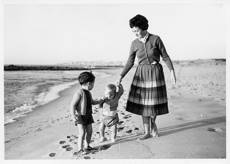 d2_NA_Mother_beach_1960